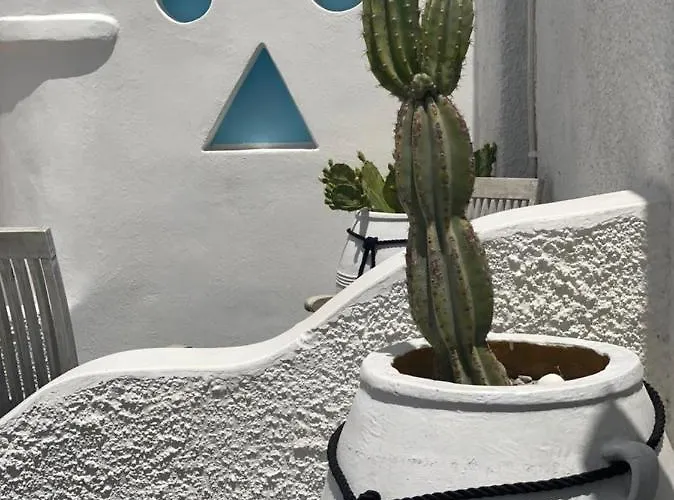 Konukevi Vougli View Mykonos 4*